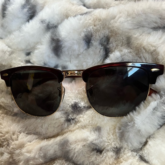 Ray-Ban Classic Black and Gold Sunglasses - Picture 1 of 5